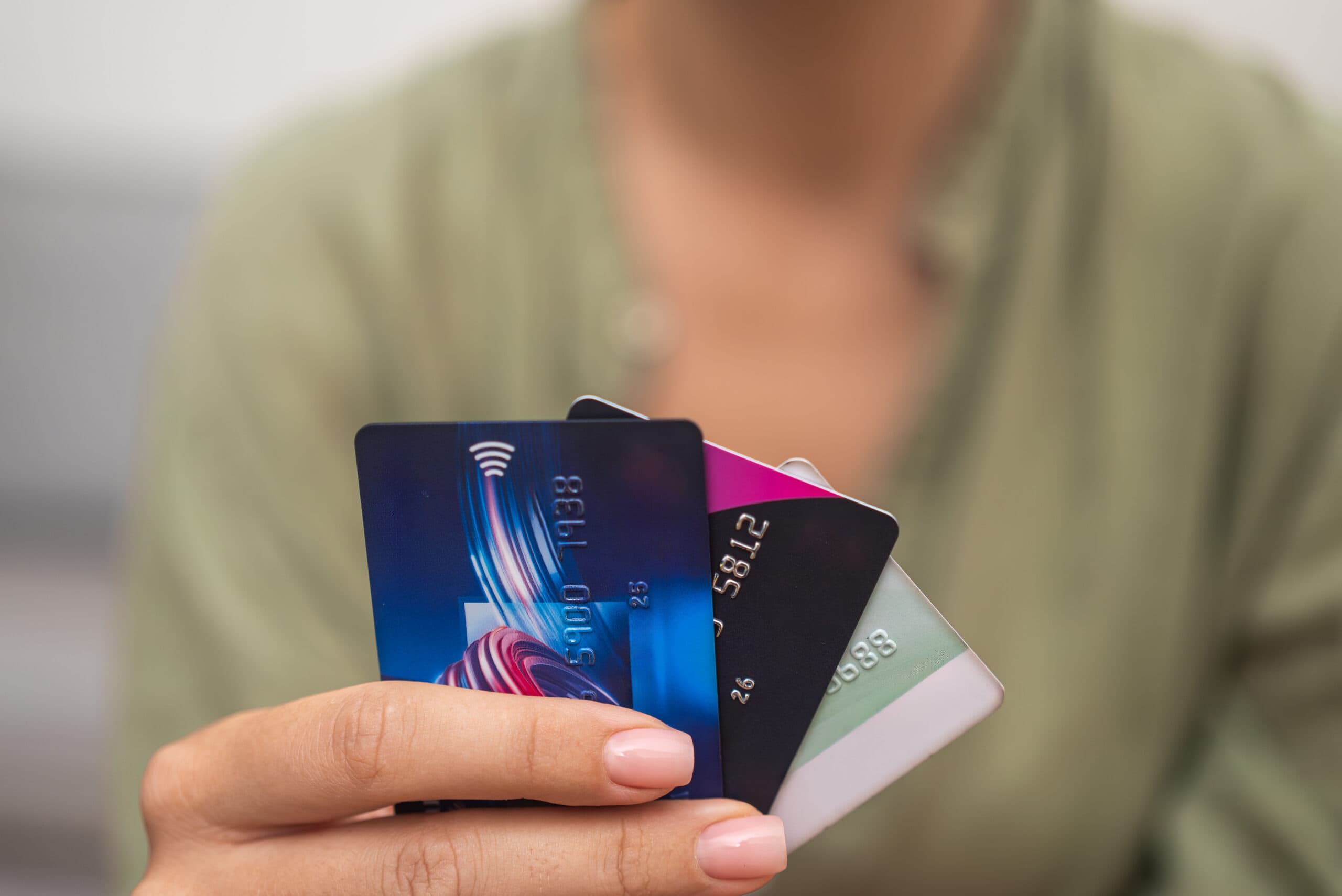 Crédito ou Débito: Qual a Melhor Opção para o Seu Bolso em 2025?