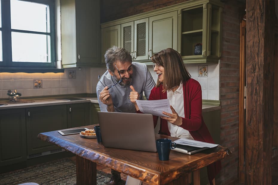 Como Sair das Dívidas e Começar a Poupar: Um Guia Prático para Famílias no Início do Ano