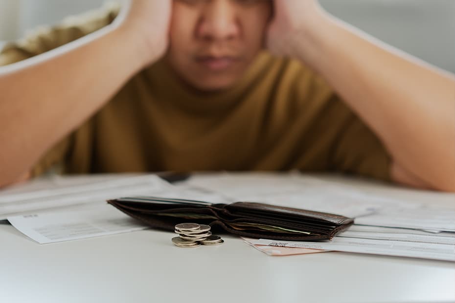A Pesada Carga Mental do Endividamento: Como um Psicanalista Financeiro Pode Ajudar em 2025